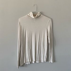 H&M white light turtleneck size L